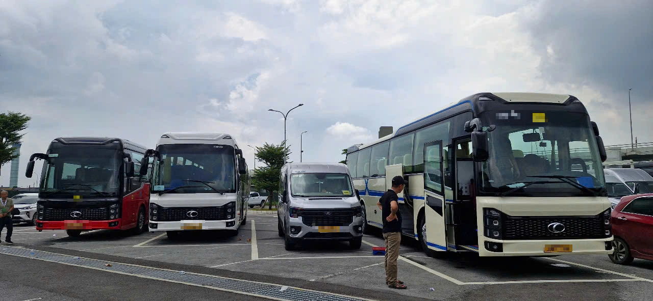 Giá xăng dầu 'tăng sốc', mỗi ngày doanh nghiệp vận tải 'mất đứt' trăm triệu đồng- Ảnh 1.