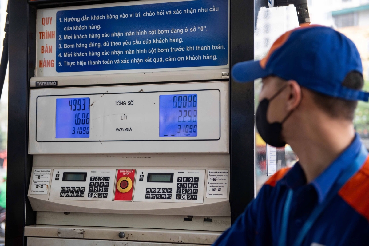 Giá xăng vượt 30.000 đồng một lít 1 Gia xang vuot 30000 dong mot lit