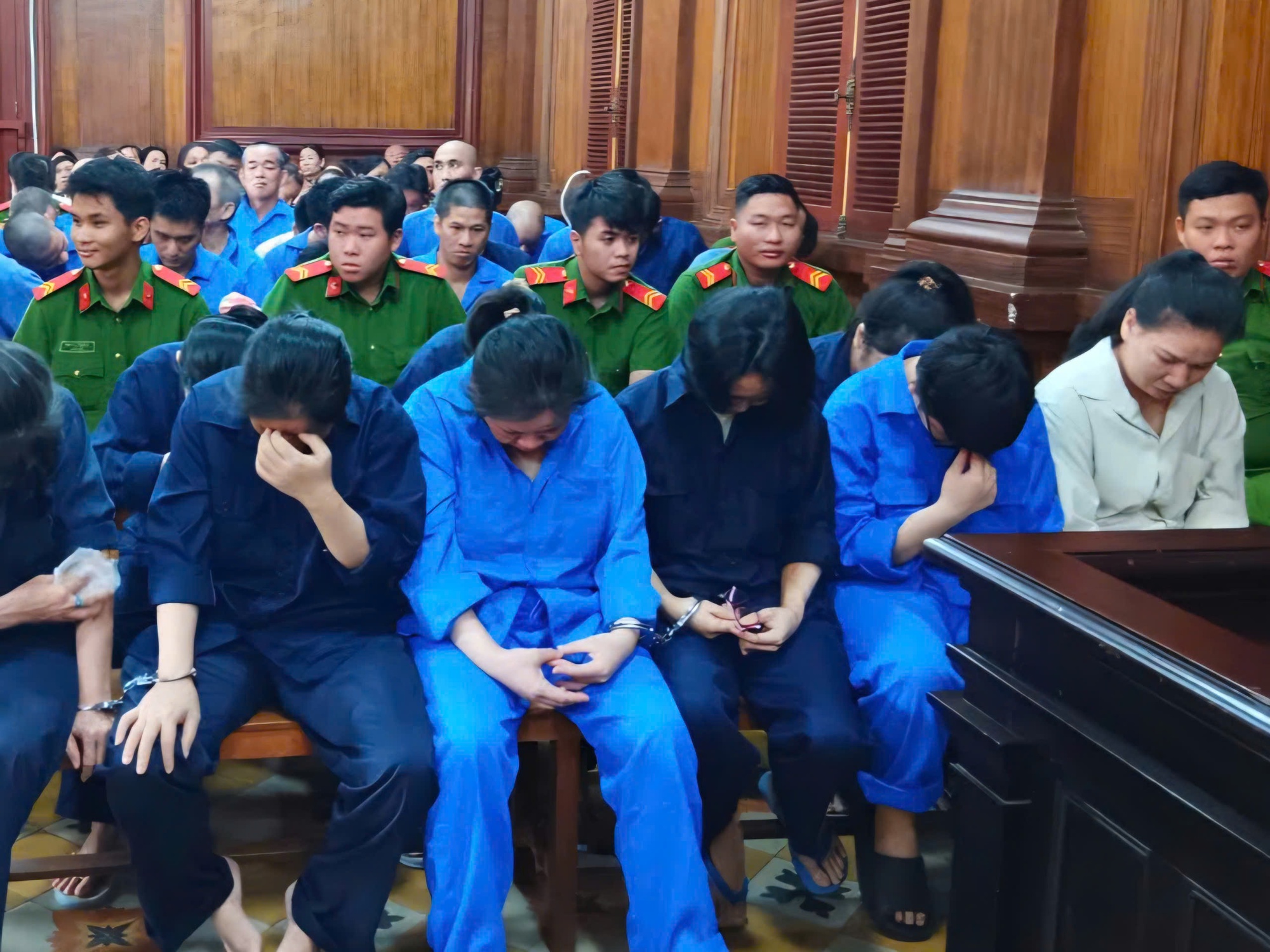 Giải mã tụ điểm ma túy từng “bất khả xâm phạm” tại hẻm 322 đường Nguyễn Tất Thành 1 Giải mã tụ điểm ma tuý từng “bất khả xâm phạm” tại hẻm 322 đường Nguyễn Tất Thành - Ảnh 1.