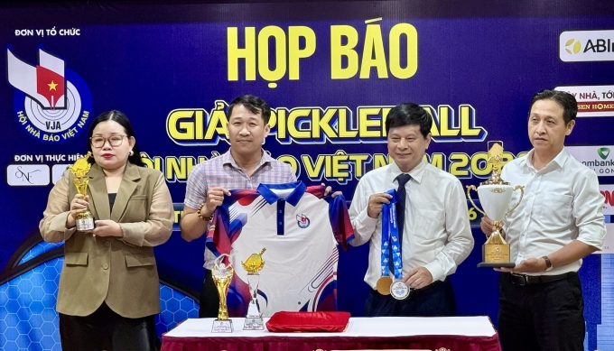 Ban tổ chức họp báo công bố giải đấu chiều 23/3 tại Văn phòng đại diện phía Nam - Hội nhà báo Việt Nam. Ảnh: Đức Đồng