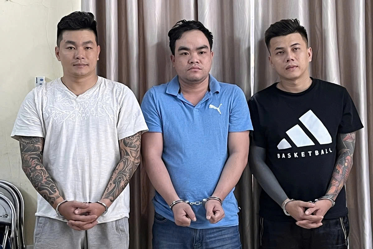 Giám đốc chi nhánh ngân hàng bị “trùm” tín dụng đen gí súng uy hiếp 1 Giám đốc chi nhánh ngân hàng ở TPHCM bị