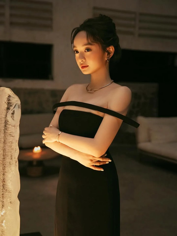 Gu thời trang hack dáng của mỹ nhân Việt 1m50 lọt top 100 gương mặt đẹp thế giới 1 Gu thời trang hack dáng của mỹ nhân Việt 1m50 lọt top 100 gương mặt đẹp thế giới - 1