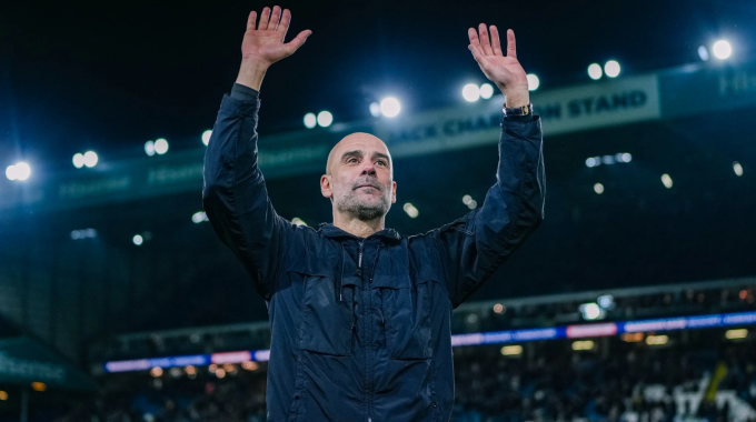 HLV Pep Guardiola vui mừng sau trận Man City thắng Leeds 1-0 ở vòng 28 Ngoại hạng Anh trên sân Elland Road, Beeston, Leeds, West Yorkshire, Anh ngày 28/1/2026. Ảnh: Man City