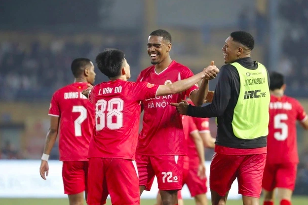 Lịch thi đấu Hà Nội đại chiến CLB CAHN hôm nay: HLV Harry Kewell có cản nổi tài trí Polking? - Ảnh 2.