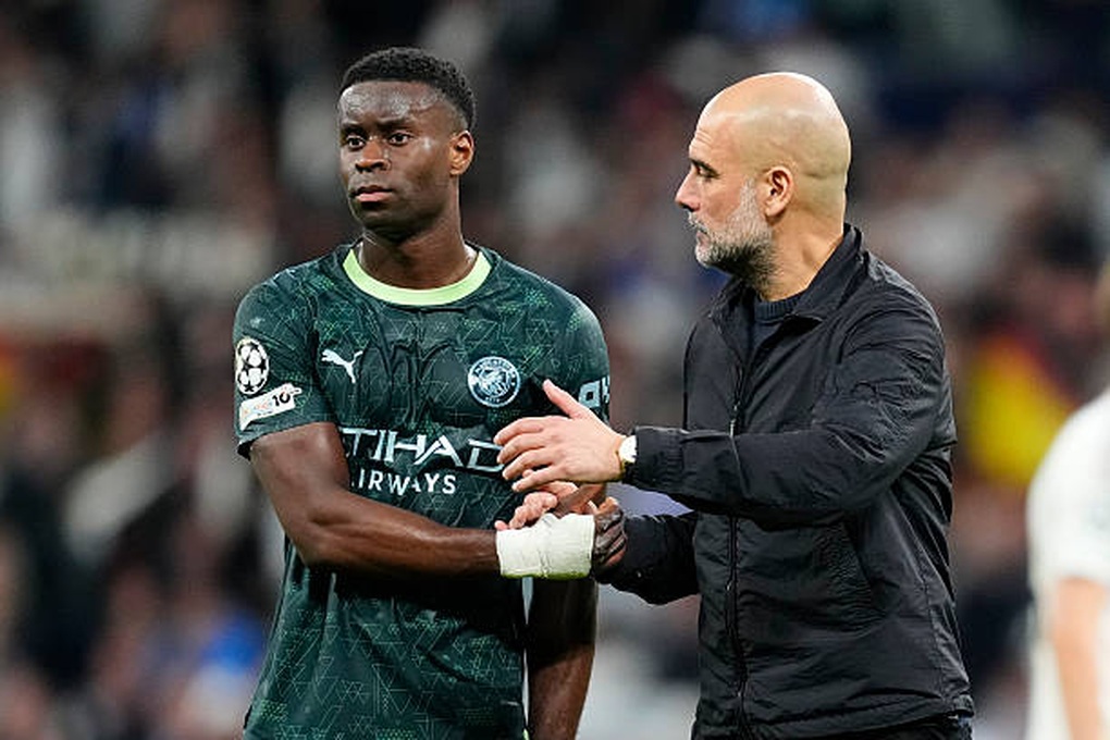 HLV Pep Guardiola: Man City chơi không tệ dù thua đậm 0-3 - 1