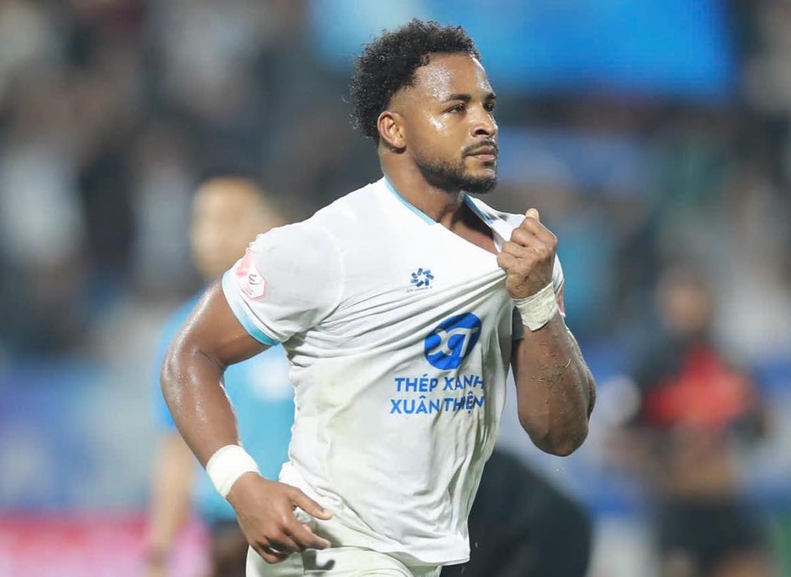 Nam Định ngược dòng đánh bại Ninh Bình: HLV Việt 'đỏ' tái xuất ngoạn mục, nói lời gan ruột về Xuân Son - Ảnh 1.