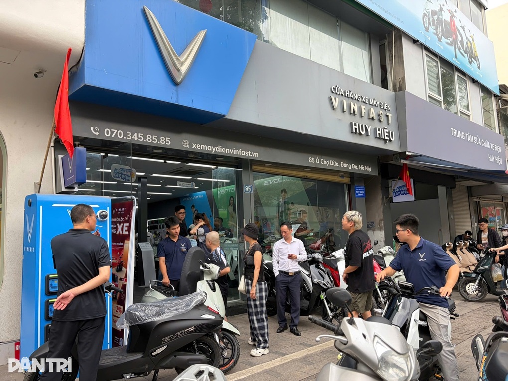 Hà Nội: Nhu cầu mua xe máy điện tăng đột biến - 1