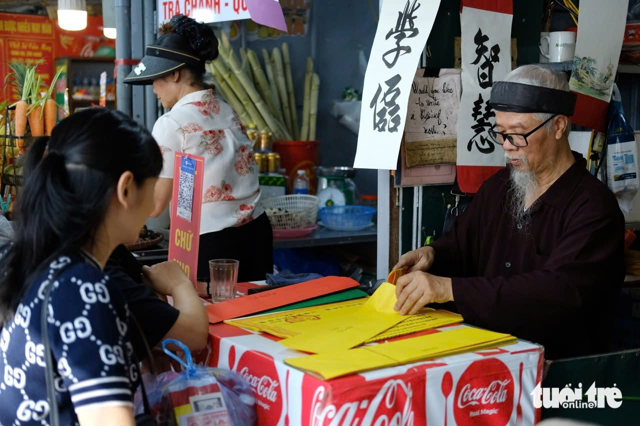 Hà Nội đặt mục tiêu có đội ngũ cán bộ 'đủ năng lực dẫn dắt trong môi trường quốc tế' - Ảnh 1.