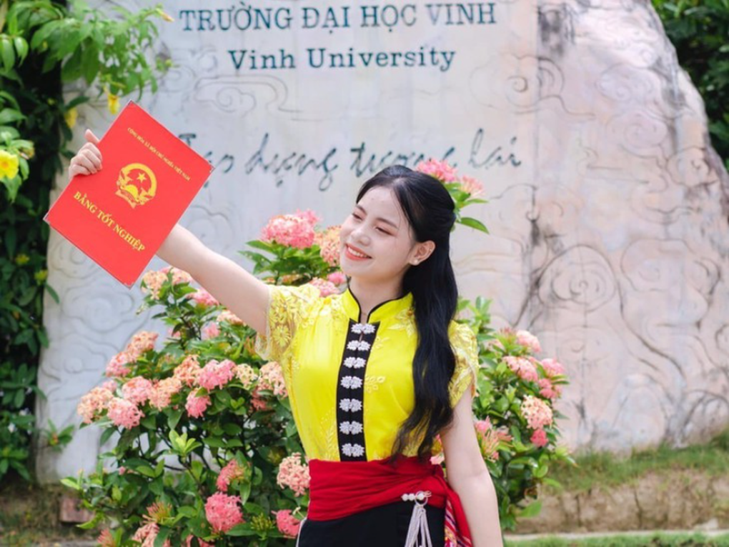 Hai cô giáo 10X trúng cử đại biểu Quốc hội: Những khát vọng từ bục giảng - 1