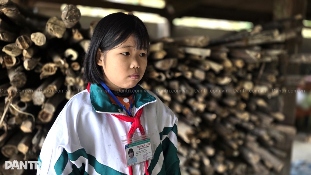 Hai lần mất con, mẹ nghèo cật lực giành giật sự sống cho con gái út - 1