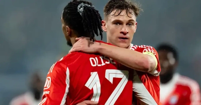 Olise và Kimmich ăn mừng trong trận Bayern thắng Atalanta 6-1 ở lượt đi vòng 1/8 Champions League tại Atleti Azzurri dItalia, Bergamo, Italy ngày 10/3/2026. Ảnh: FC Bayern