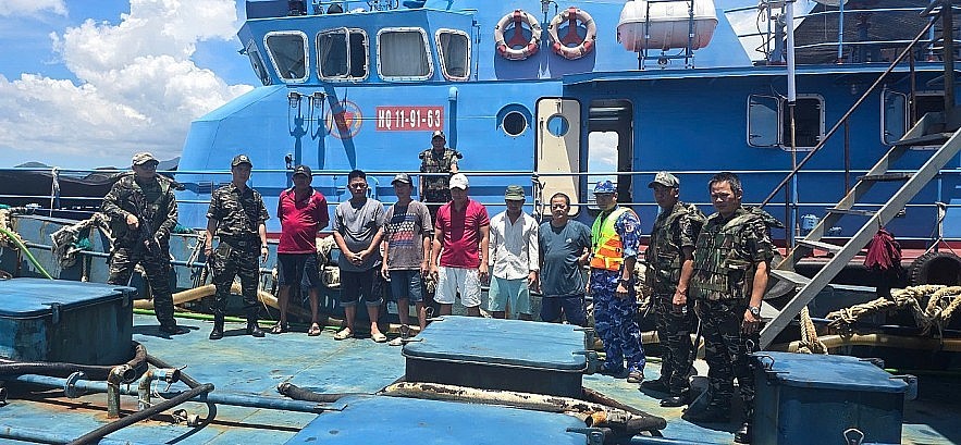 Hải quan chỉ đạo ngăn chặn buôn lậu xăng dầu qua Lào, Campuchia - Ảnh 1.