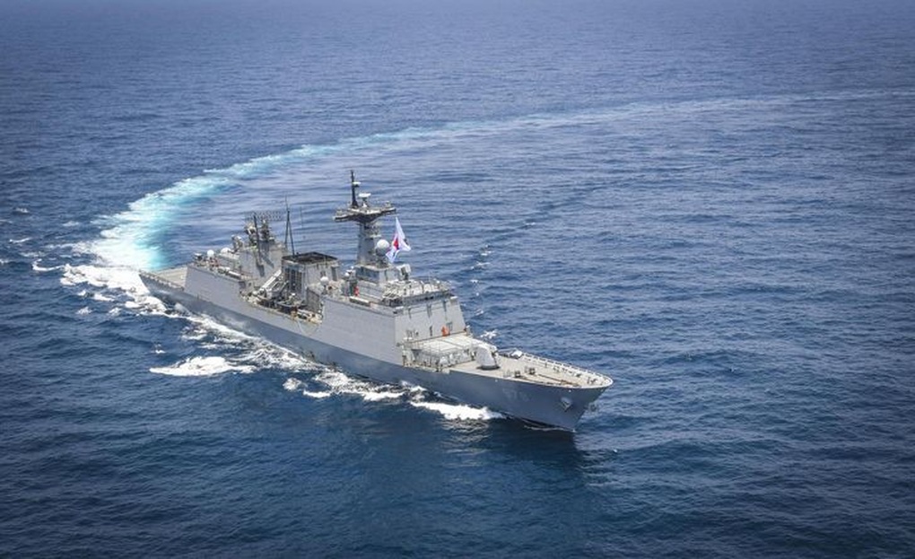 Hàn Quốc khó nghĩ khi Tổng thống Trump kêu gọi điều tàu chiến tới Hormuz - 1