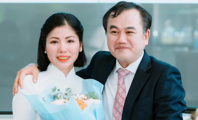 Chị Kim Tuyên chia sẻ lại câu chuyện khi hội ngộ bác sĩ chiều 27/3. Ảnh: Hồ Đức