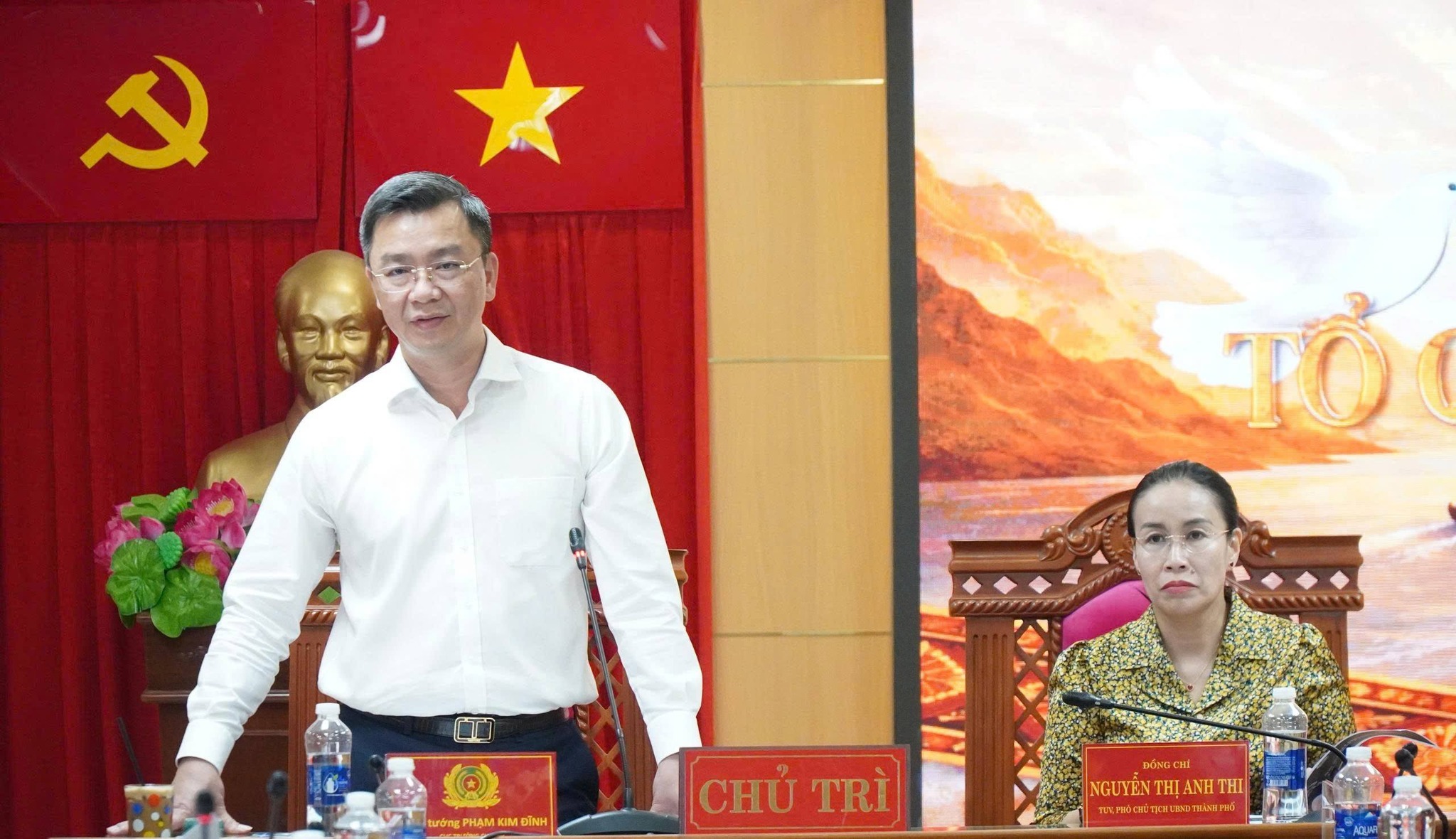 Đêm gala Tổ quốc bình yên hoành tráng trên sông Hàn dịp lễ 30 . 4 - Ảnh 1.