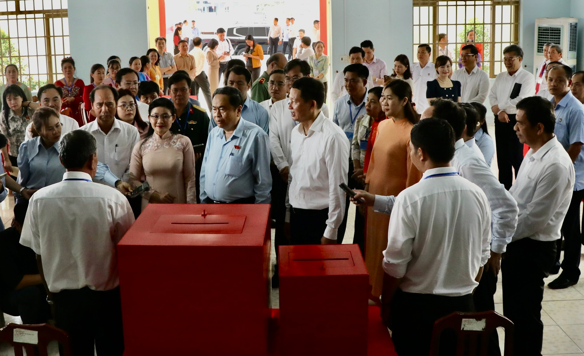 Chủ tịch Quốc hội Trần Thanh Mẫn kiểm tra công tác bầu cử tại Đồng Nai - Ảnh 1.