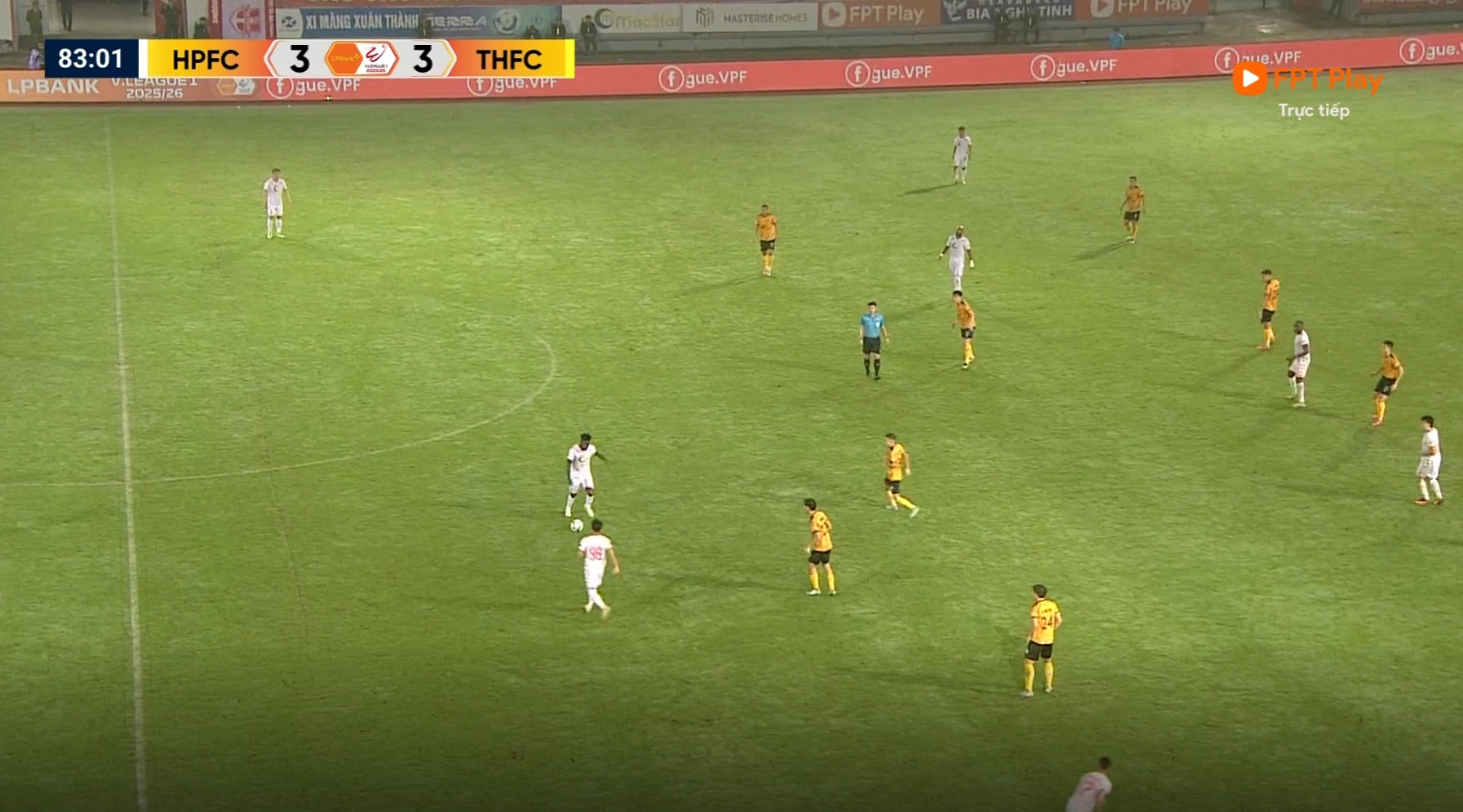 Thanh Hóa quá kiên cường, rượt đuổi tỷ số kịch tính: Hòa Hải Phòng 3-3, Rimario chói sáng- Ảnh 1. Thanh Hóa quá kiên cường, rượt đuổi tỷ số kịch tính: Hòa Hải Phòng 3-3, Rimario chói sáng- Ảnh 1.