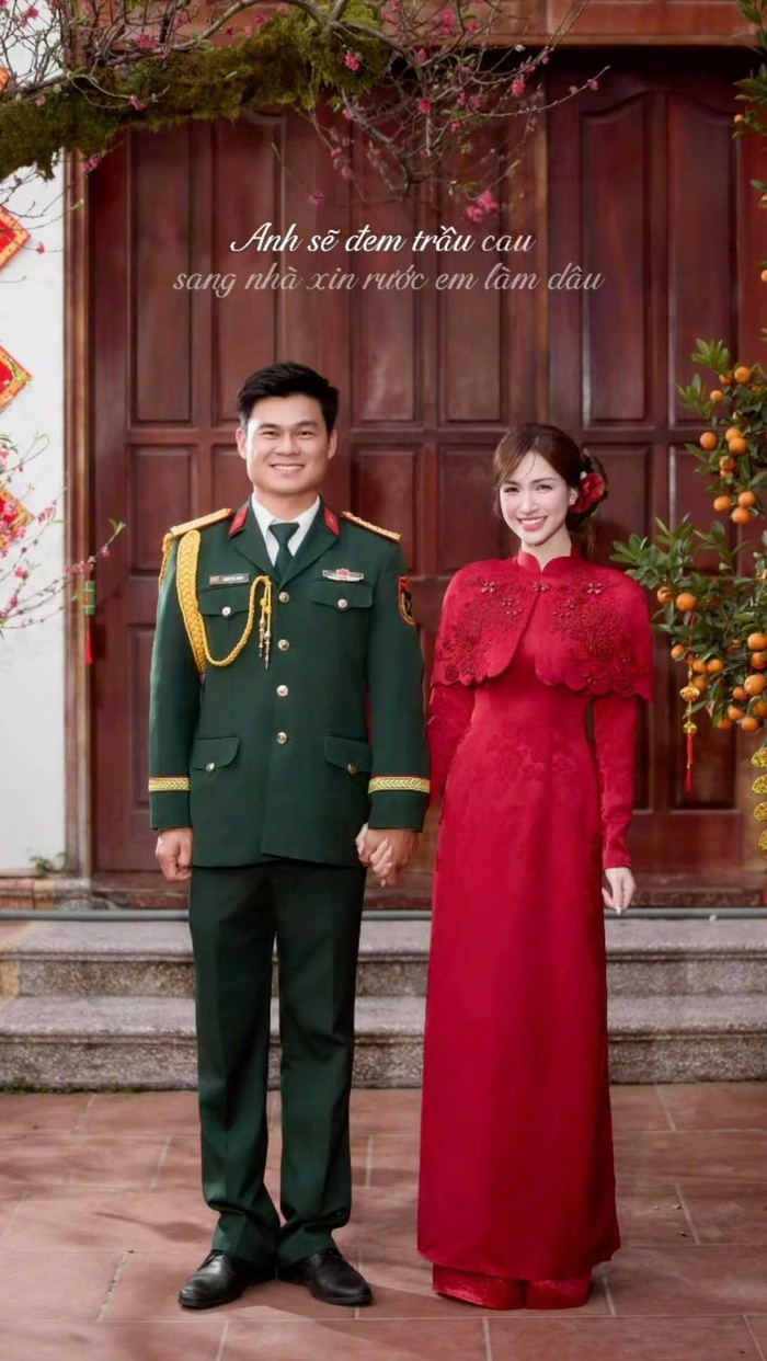 Hòa Minzy công khai nửa kia, tiết lộ gia cảnh nhà bạn trai