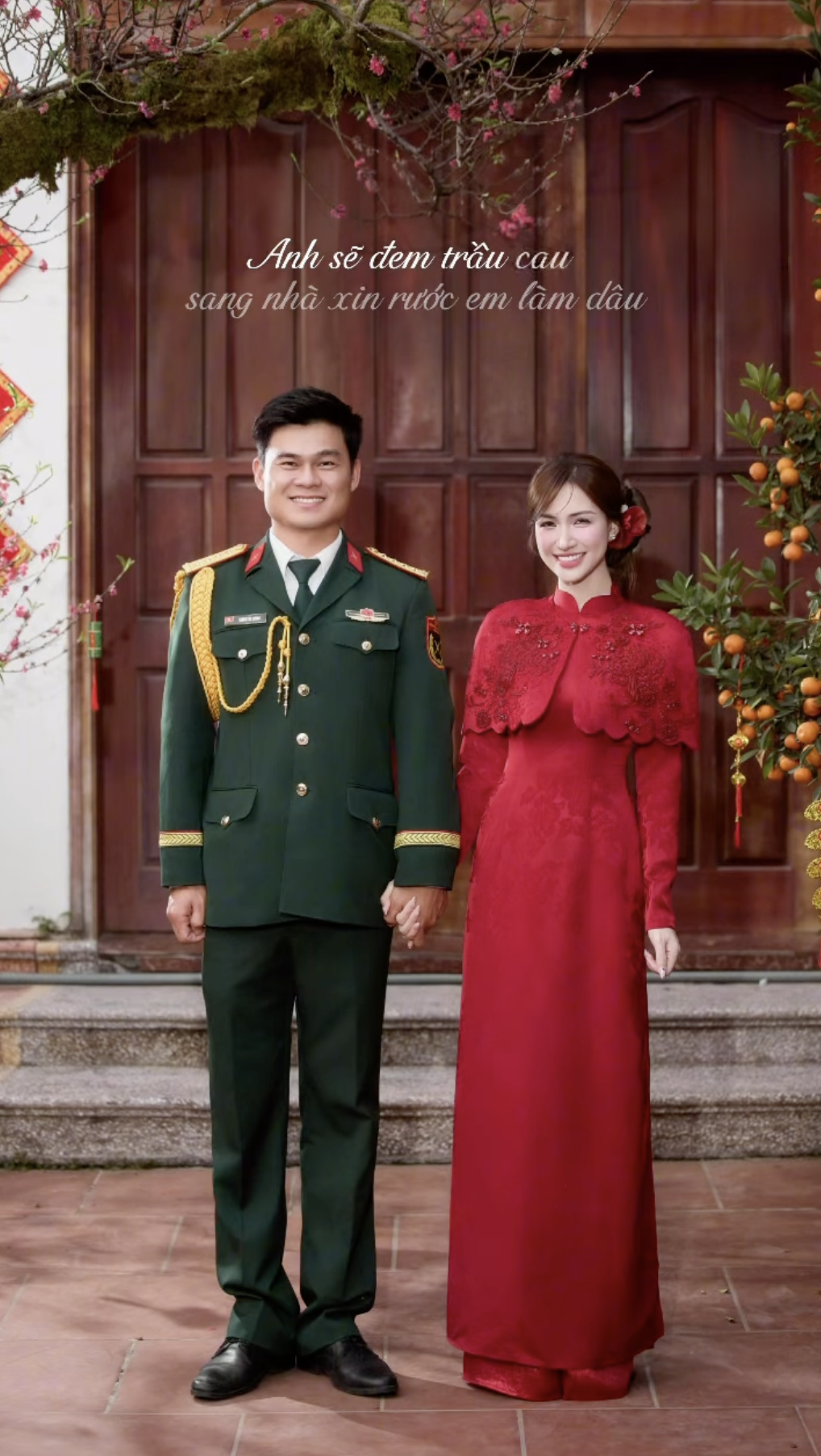 Hòa Minzy công khai ra mắt bạn trai mặc quân phục, đã được gia đình đồng ý- Ảnh 1.