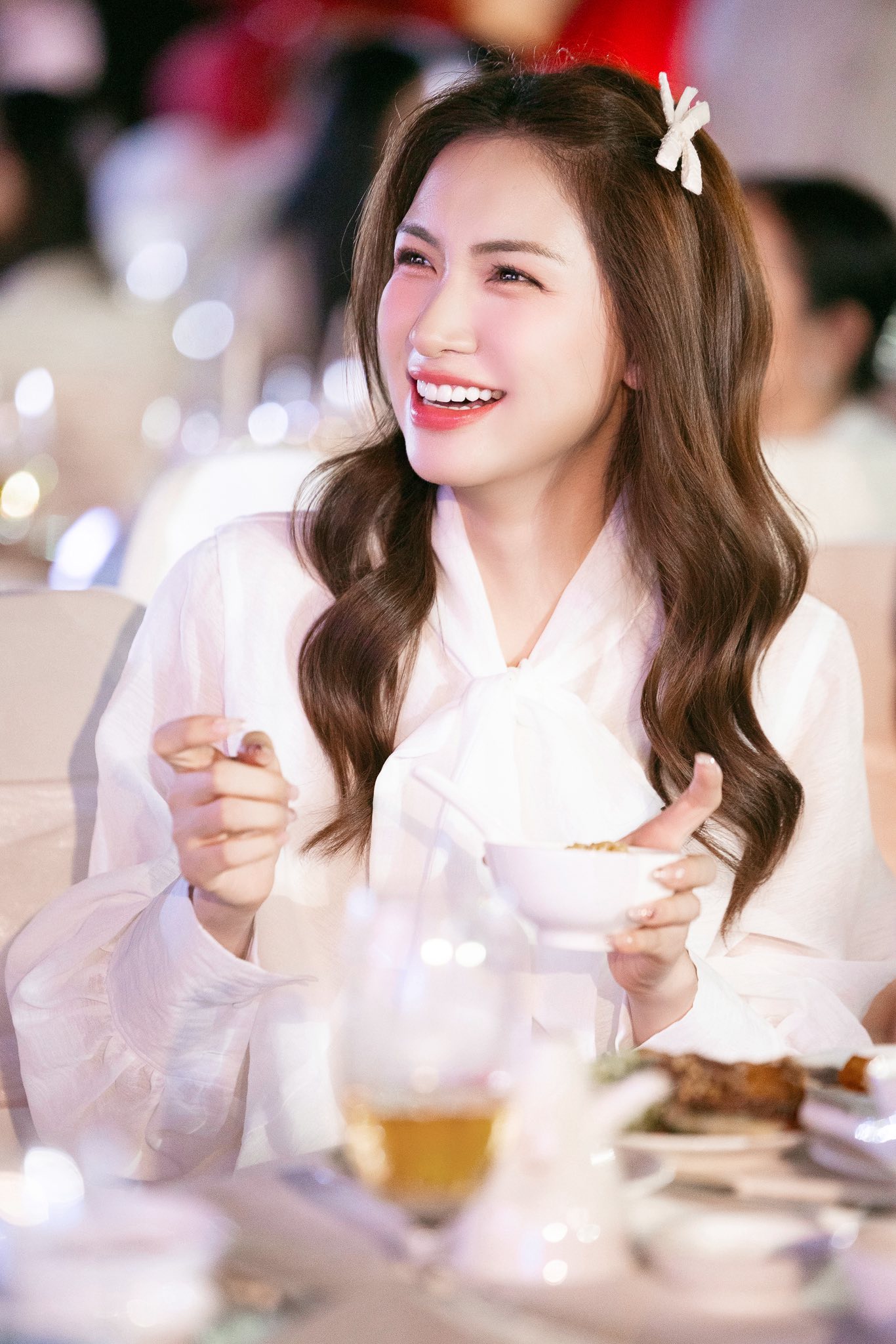 Tiệc thôi nôi quy tụ cả showbiz của con gái Puka: Hoà Minzy lẻ bóng, 1 đôi lộ diện giữa tin đồn có tin vui- Ảnh 1.