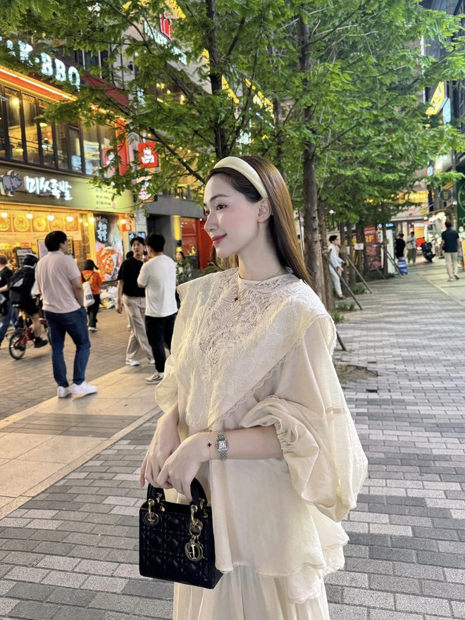 Hoa Minzy sinh con gai lot tim kiem chuyen gi