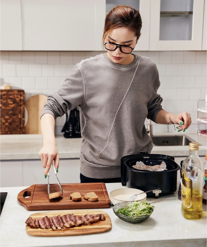 Hoa hậu Kỳ Duyên khiến người hâm mộ trầm trồ khi làm tiệc tại gia - 6