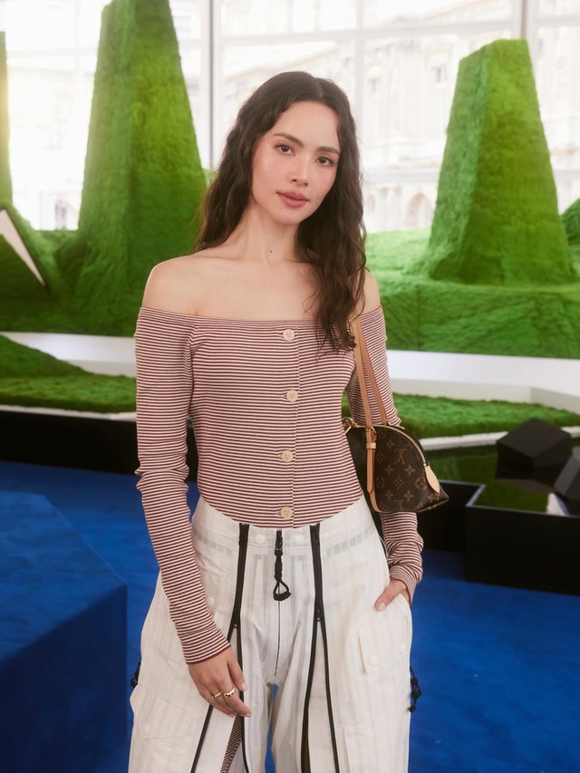 Họa tiết kẻ sọc ngang tạo điểm nhấn cuốn hút cho mọi bản phối- Ảnh 8.
