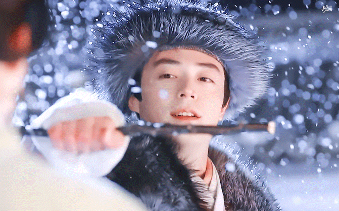 Trên đời có duy nhất 1 người cạo trọc đầu còn đẹp hơn khi có tóc, tất cả là nhờ khuôn mặt thiên tài- Ảnh 6.