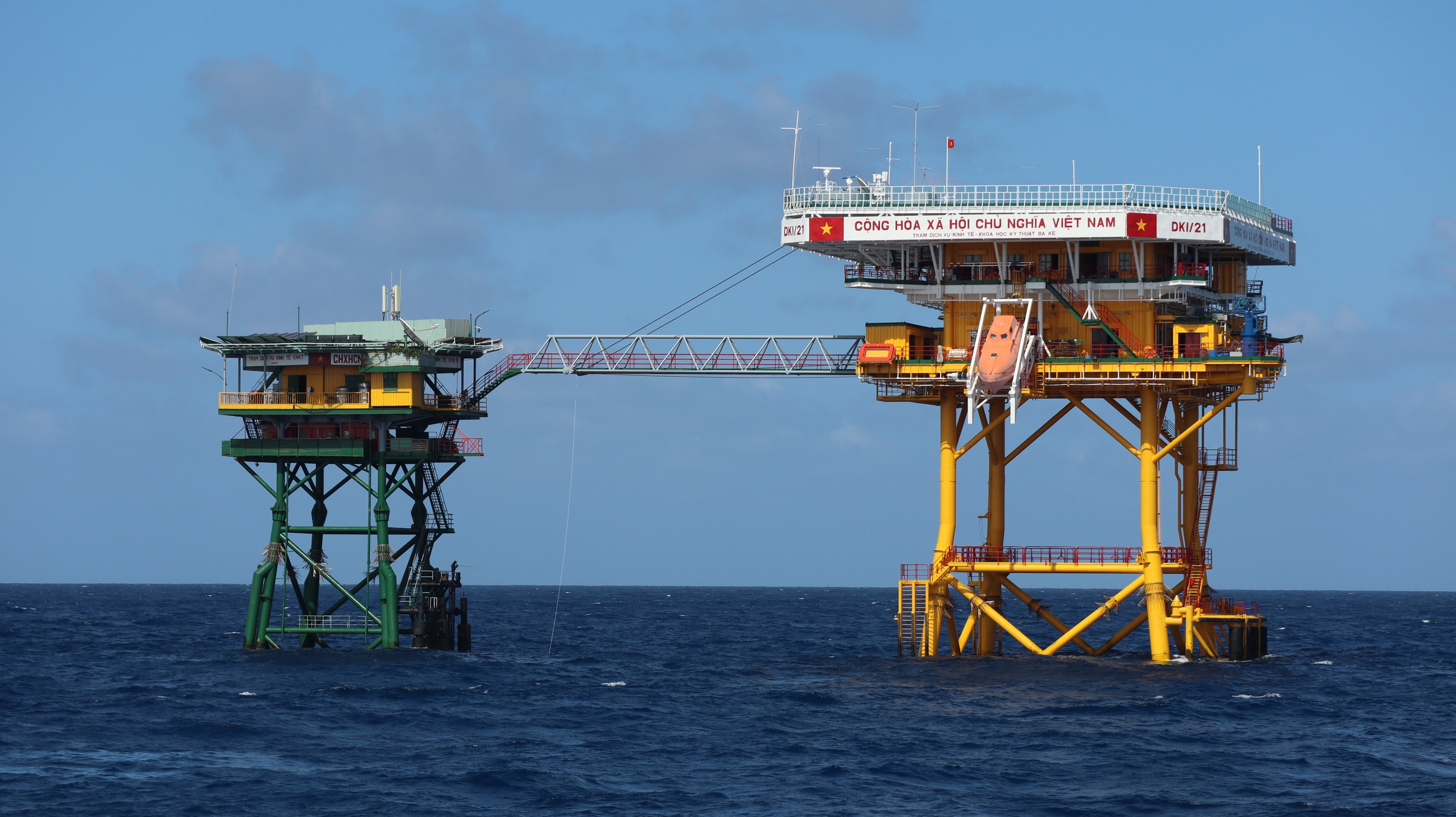 Hoàn thành bầu cử sớm giữa biển khơi, cách đất liền 580 km 1 Bầu cử Quốc hội: Hoàn thành bầu cử sớm nơi cách đất liền 580 km - Ảnh 1.