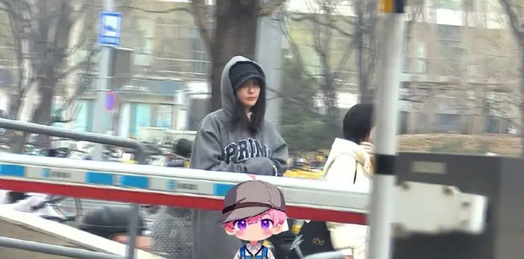 Hoảng hốt không nhận ra trai đẹp gen Z sau khi có con với nữ đại gia 1 đời chồng- Ảnh 1.