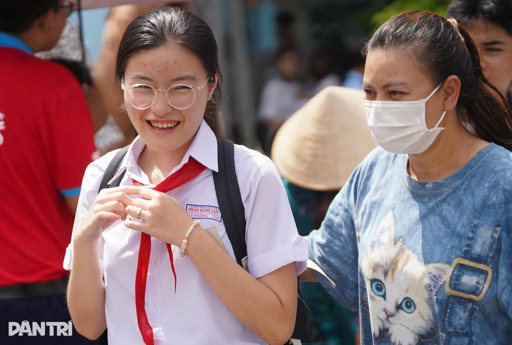 Học sinh ở nhiều địa phương không phải thi lớp 10 - 1