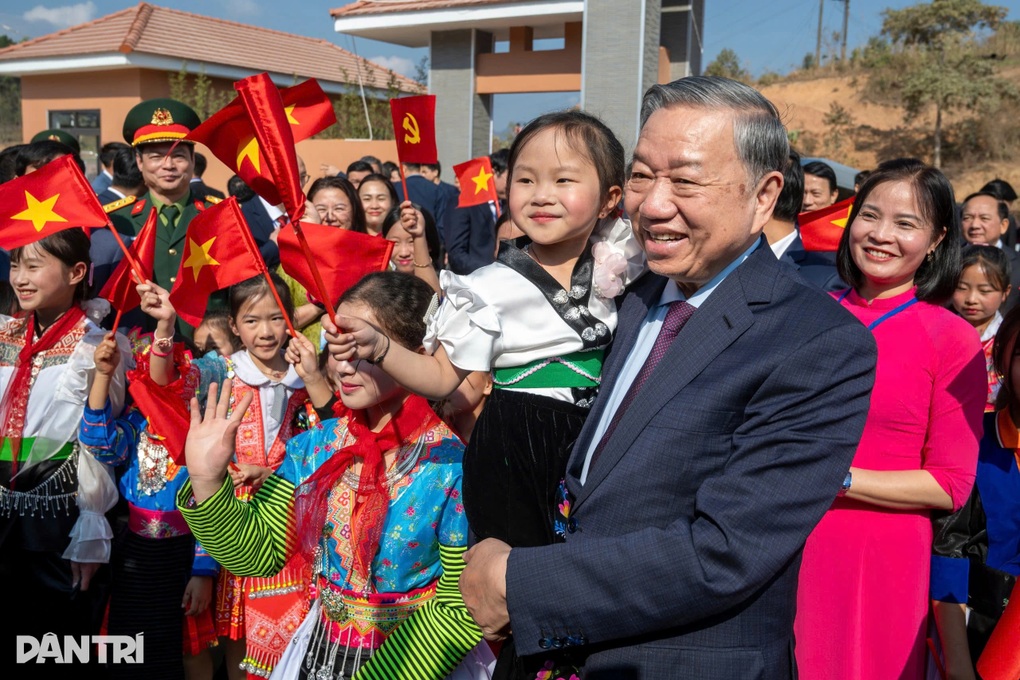 Tổng Bí thư: Phải đủ trường cho trẻ em đi học từ mẫu giáo đến hết lớp 12  - 1