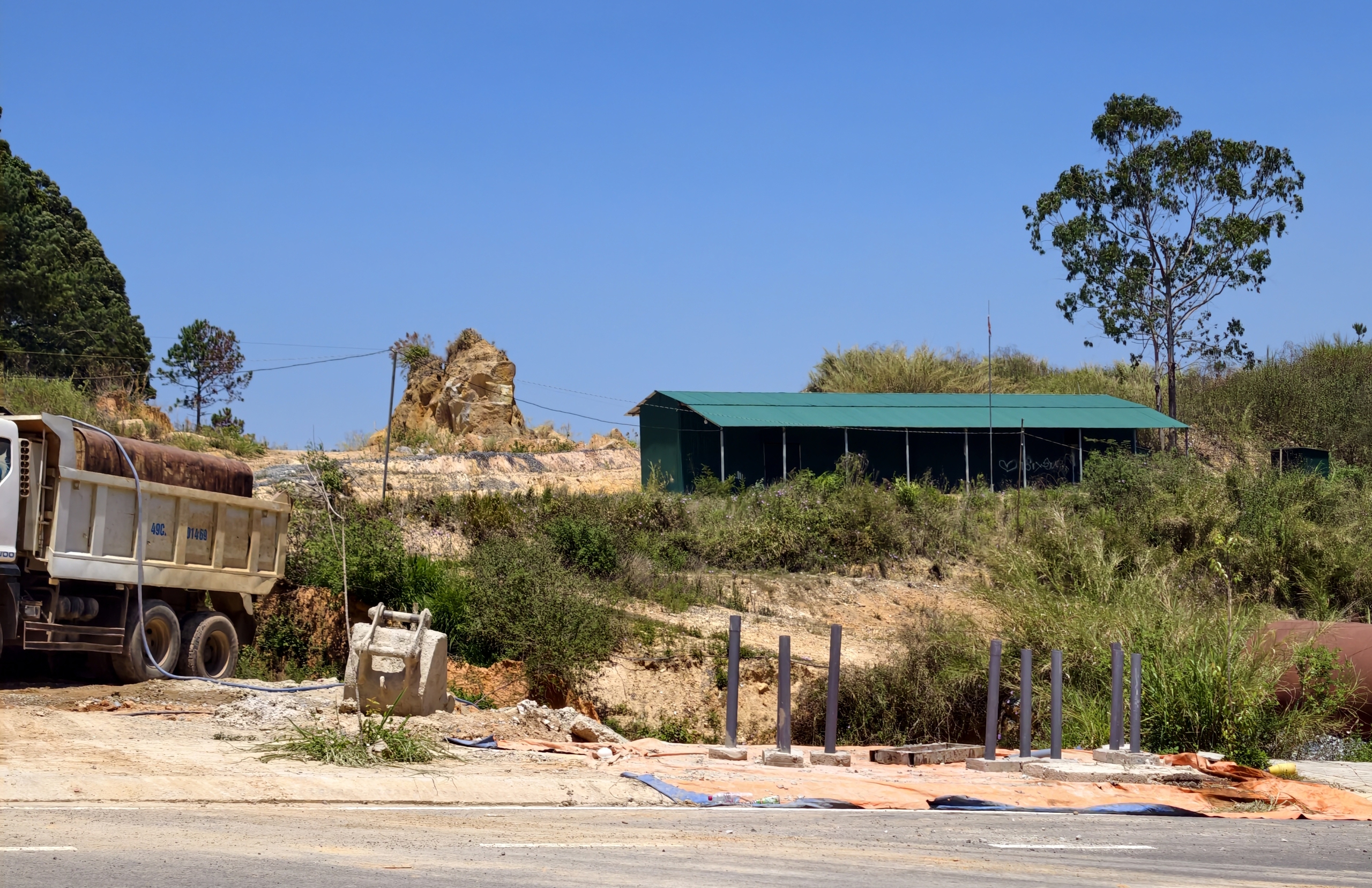 Hơn 2 thập kỷ mòn mỏi chờ đền bù - Ảnh 1. Hơn 2 thập kỷ mòn mỏi chờ đền bù - Ảnh 1.