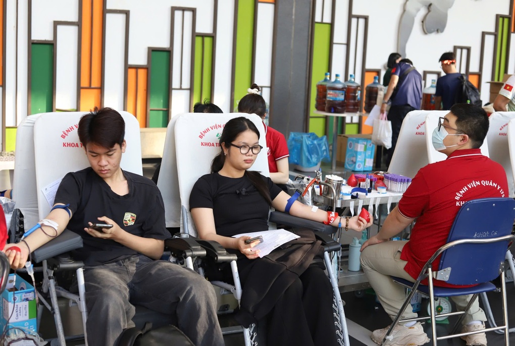 Hơn 5.000 người ở TPHCM trao đi cơ hội sống trong ngày 8/3 - 2