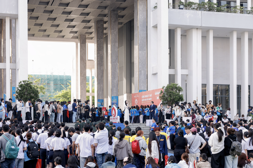 Hơn 5.000 người ở TPHCM trao đi cơ hội sống trong ngày 8/3 - 1