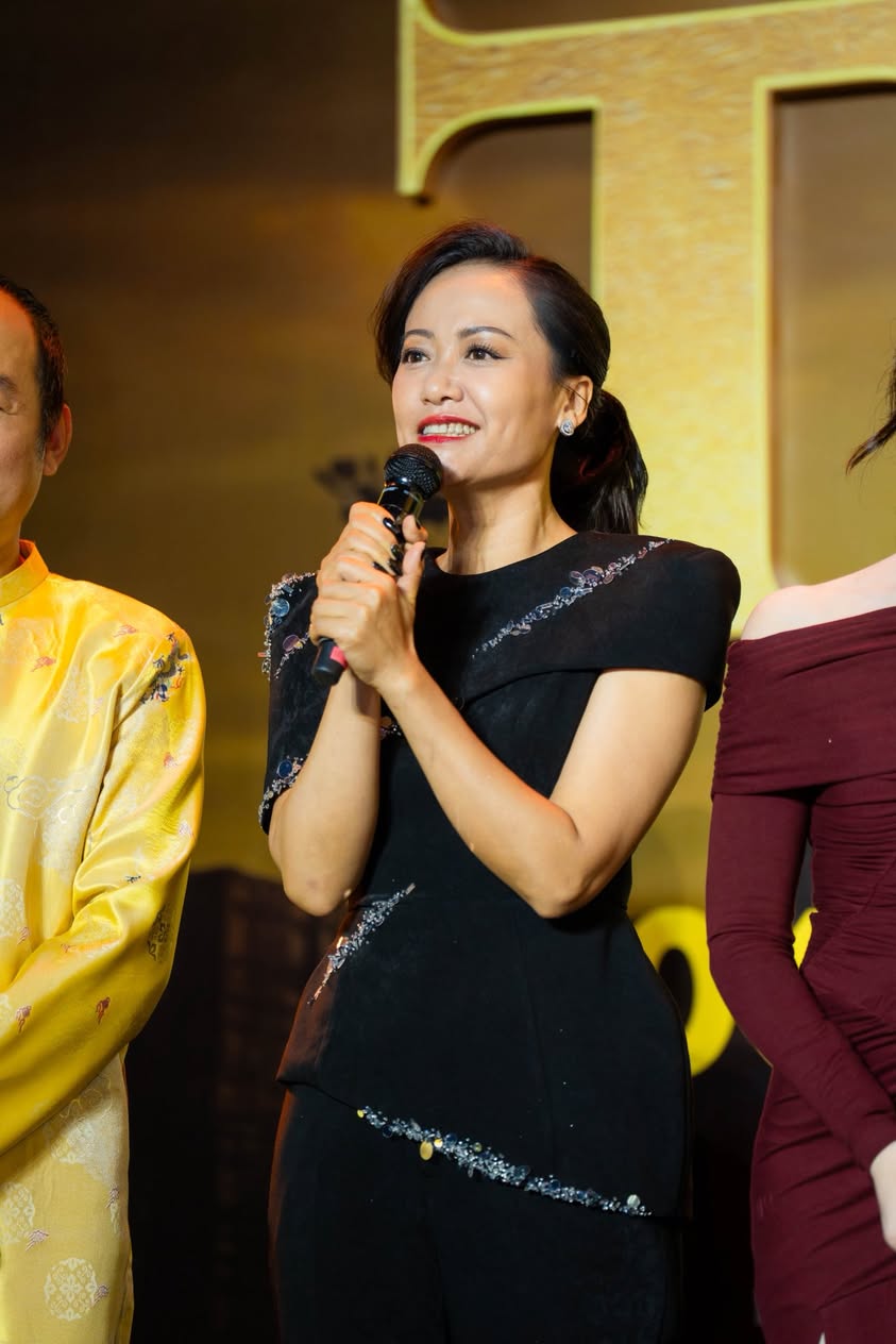 Nữ NSƯT tiết lộ bị u tuyến giáp, nhận liền lúc 9 dự án phim vì sợ không còn nhiều thời gian- Ảnh 2.