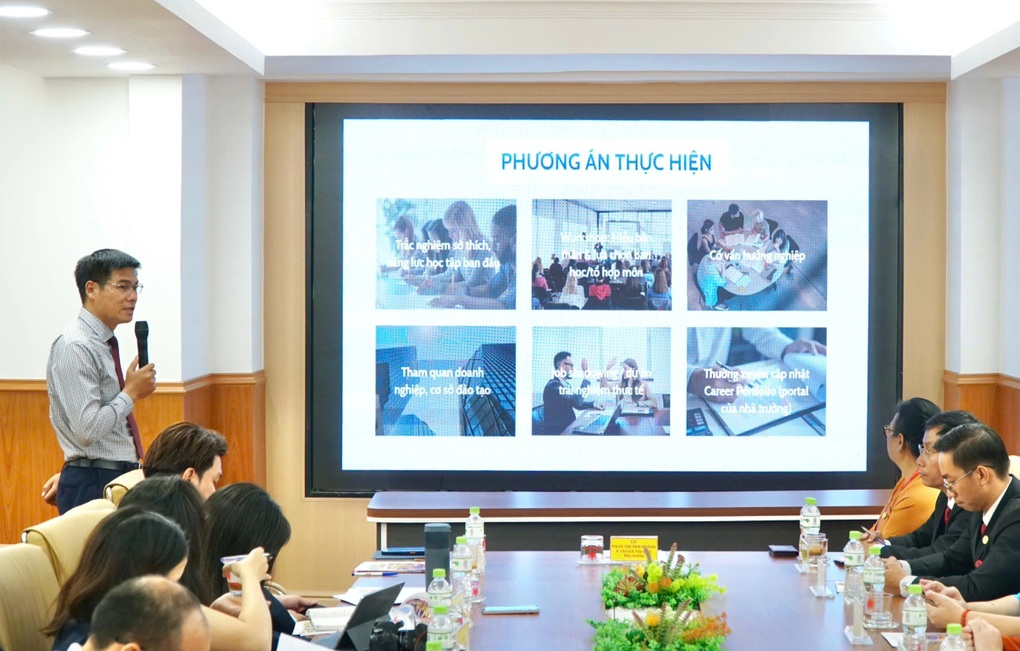 Hướng nghiệp còn ở “phần ngọn”, con theo nghề cha mẹ chọn - 1