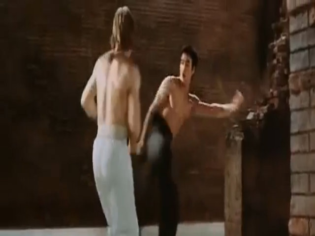 Lý Tiểu Long đối đầu nhà vô địch karate Chuck Norris trong "Mãnh long quá giang" (1972)