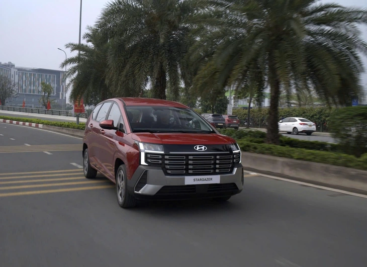 Hyundai Stargazer 2026 chạy thử ở Việt Nam: Giá dự kiến từ 500 triệu, màn lớn, có ADAS đấu Xpander 1 Hyundai Stargazer - Ảnh 1.