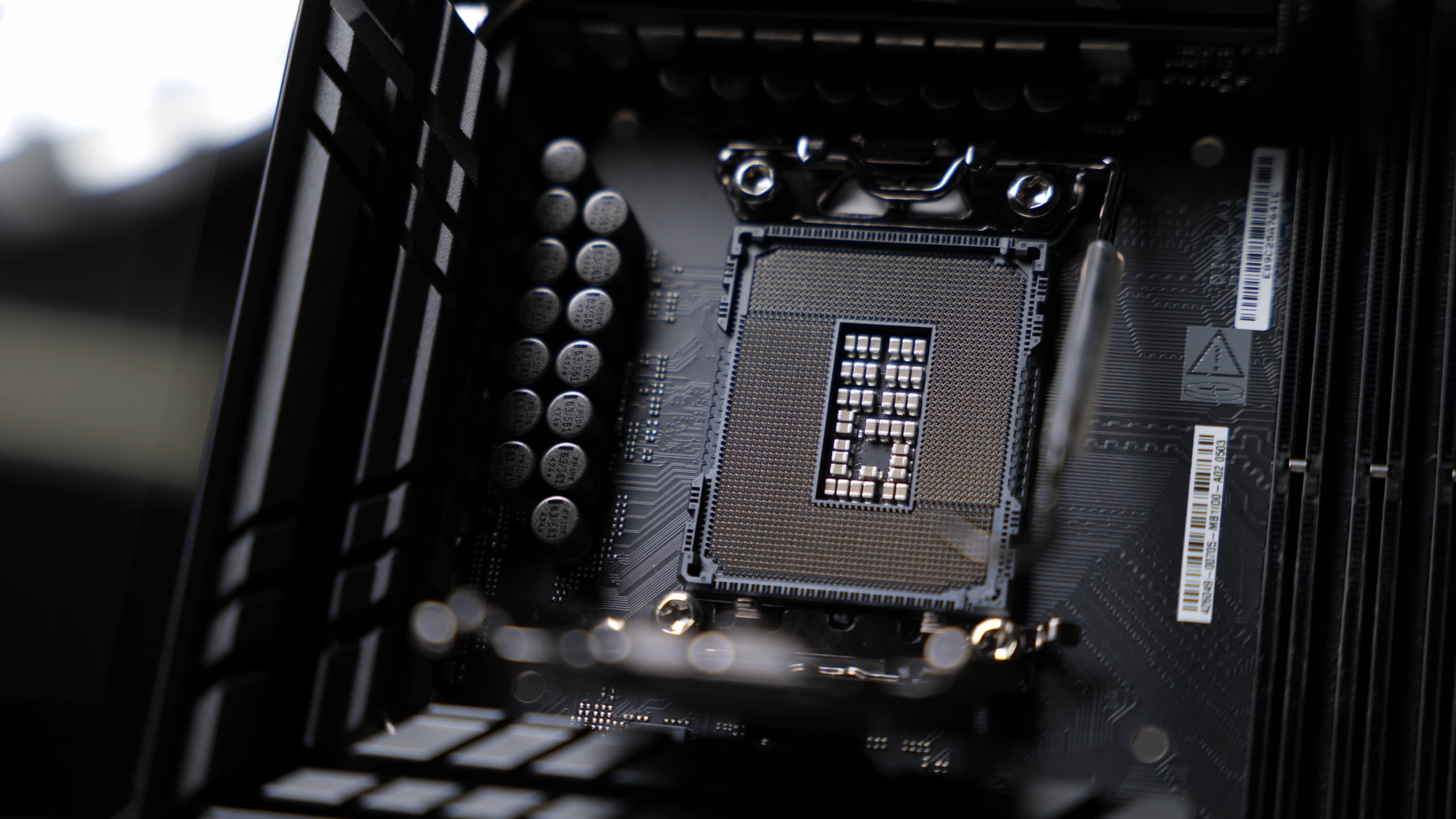 Intel có thể kéo dài vòng đời socket CPU để cạnh tranh với AMD 1 Intel có thể kéo dài vòng đời socket CPU để cạnh tranh với AMD - Ảnh 1.