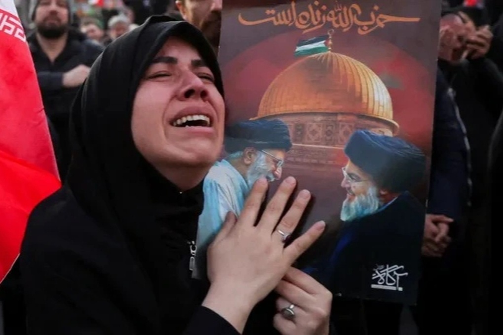 Iran bắt đầu 40 ngày quốc tang tưởng niệm Lãnh tụ tối cao - 1