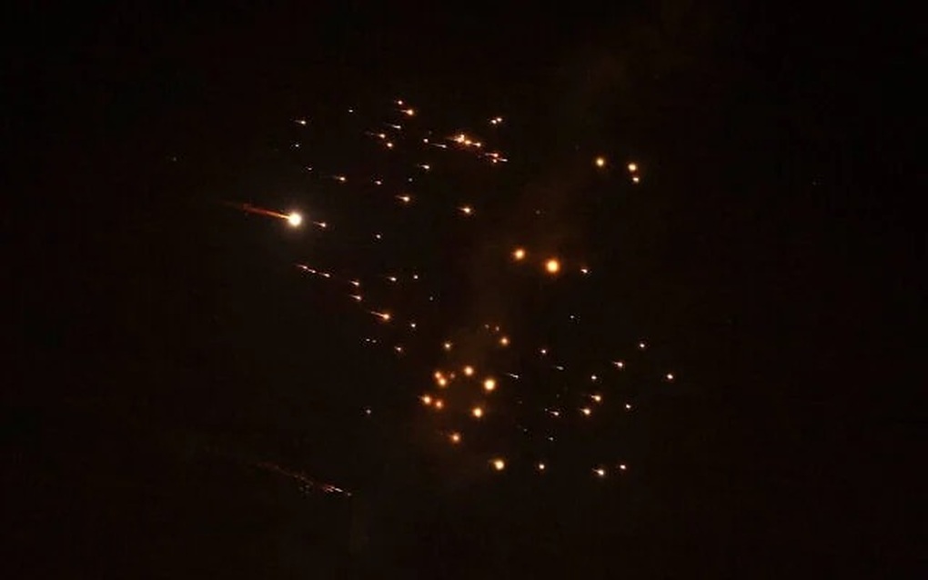 Iran ồ ạt phóng đạn chùm đáp trả vụ nhân vật quyền lực số hai bị hạ sát - 1