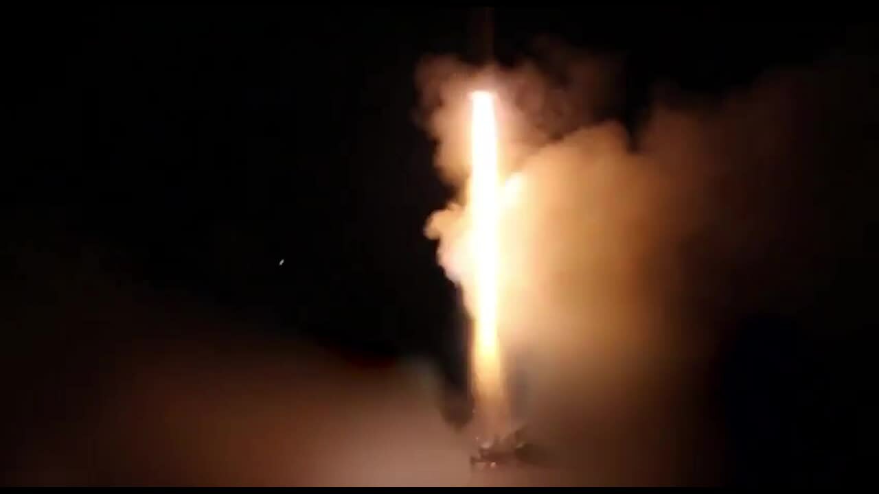 Iran tuyên bố phóng tên lửa mang đầu đạn một tấn vào 'trái tim Tel Aviv'