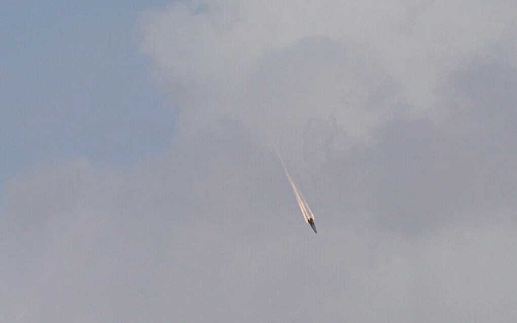 Israel tuyên bố không kích mọi mặt trận sau cuộc tấn công của Iran - 1