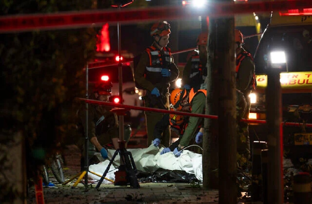 Chiến sự Trung Đông ngày 28-3: Israel tuyên bố tấn công 3 nhà máy vũ khí, hứng mưa tên lửa từ 3 nước - Ảnh 1.