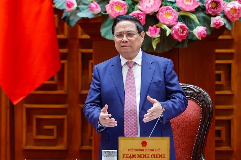 Thủ tướng: Ít nhất 50% xe công cộng ở các TP phải là xe điện; sử dụng 1 loại xăng mới ngay trong tháng 4- Ảnh 1.