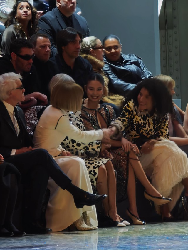 Jennie tuổi 30 toát ra hào quang của một nữ hoàng, Lisa hay Rosé cũng không làm lại- Ảnh 5.