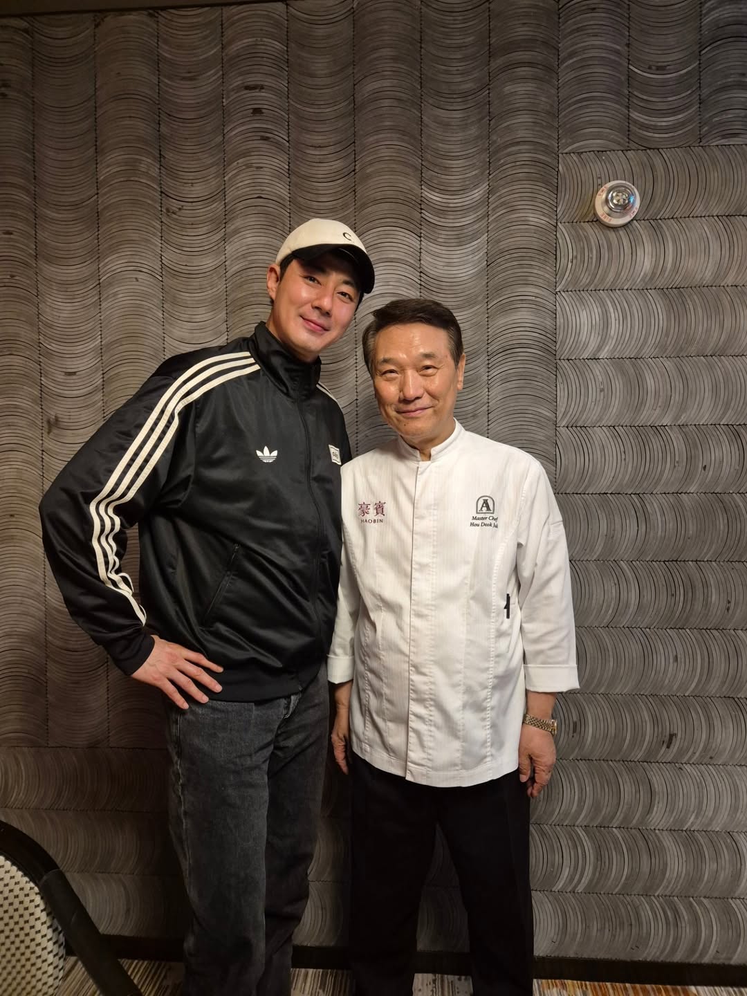 Jo In Sung lộ ảnh hẹn hò Jang Won Young kém 23 tuổi, showbiz đón cặp đôi chú cháu đẹp nhất lịch sử?- Ảnh 1.