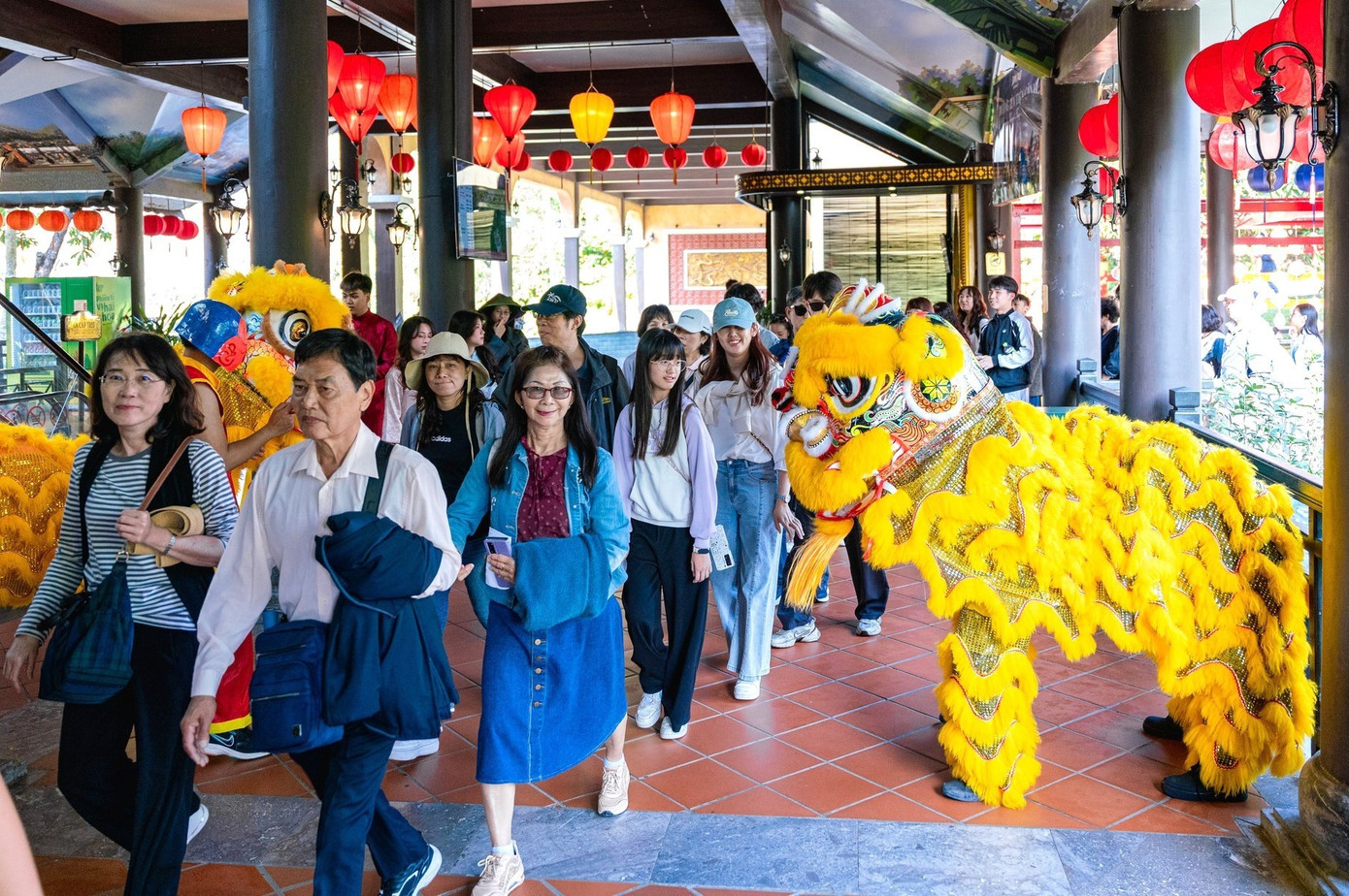 Khách Hàn Quốc 'soán ngôi' du lịch Việt Nam- Ảnh 2.