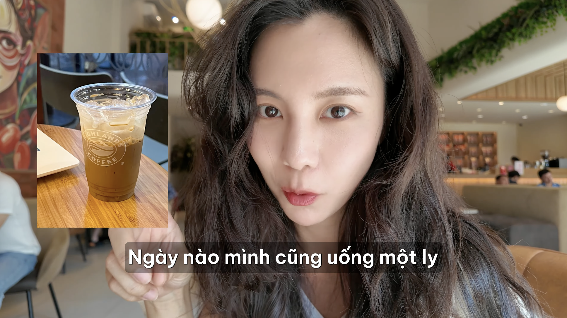 Khách Hàn sang Việt Nam nhịn tiền xe, cuốc bộ chỉ để mua được thứ nước gây nghiện này- Ảnh 1.